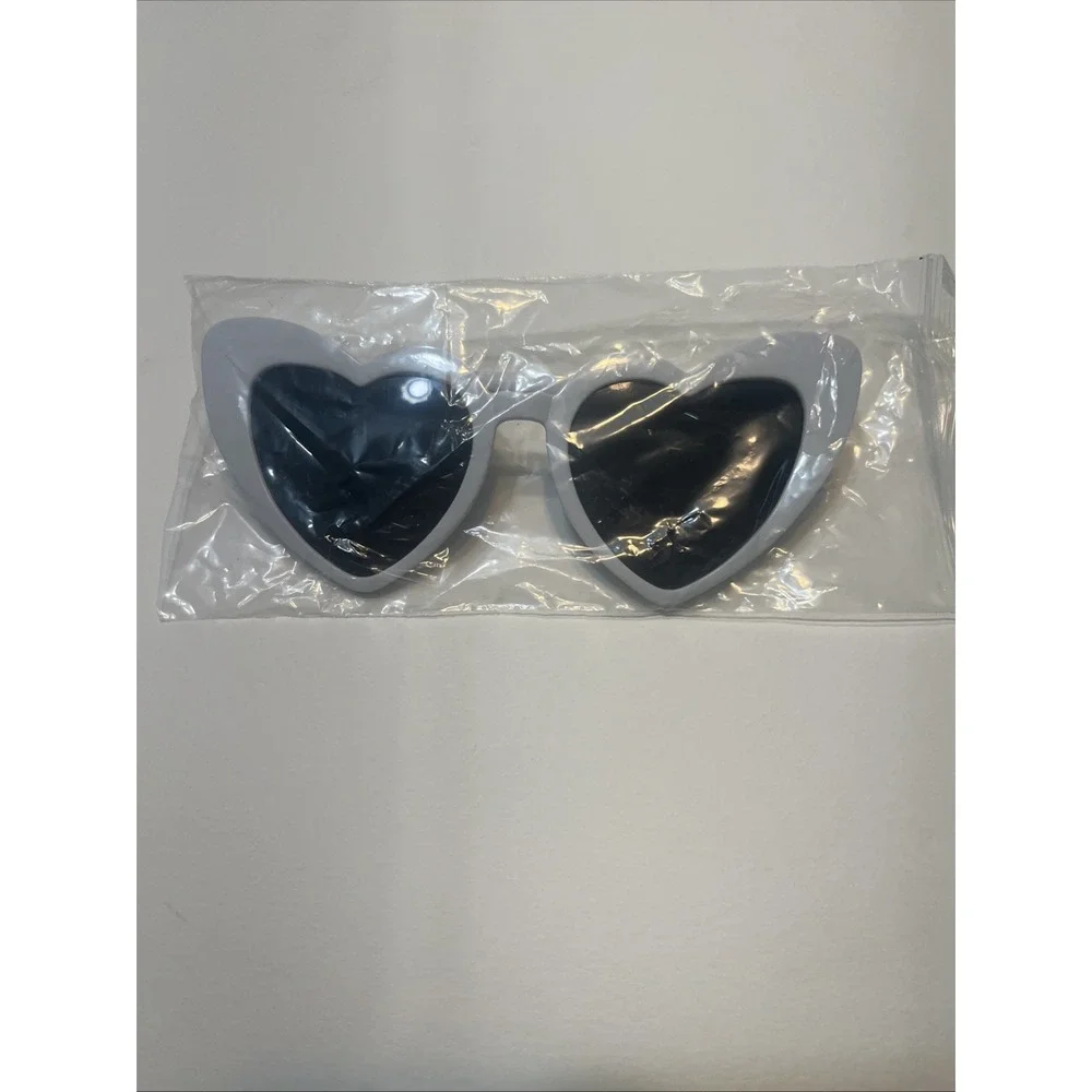 Retro White Heart Cat Eye Sunglasses Plastic Frame Women's New‎ In Bag